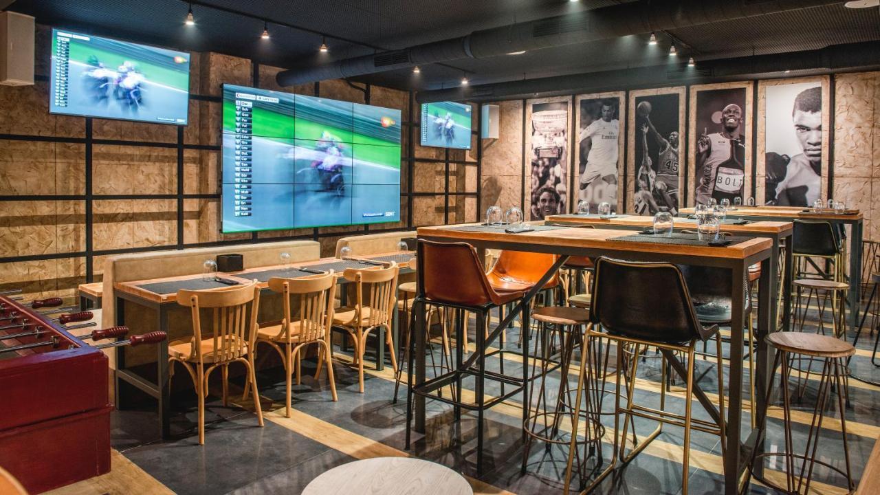 Hotel Be Live Adults Only Marivent Palma de Mallorca Exteriér fotografie Interior of the bar